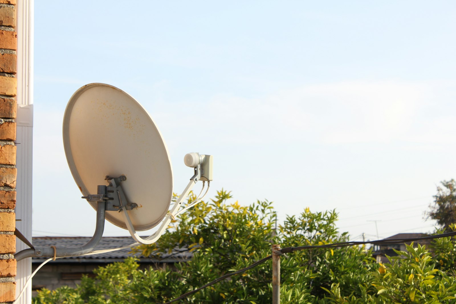 Che fine ha fatto Linkem? 3 Casa in campagna con antenna: alternative a Linkem in Sardegna