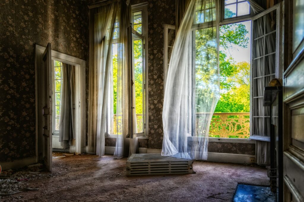 Domotica senza fili in una casa vecchia con muri in pietra