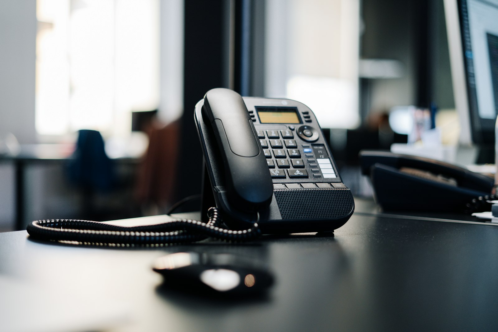 Posso tenere il mio numero fisso passando al VoIP? 1 Telefono IP in ufficio dopo la portabilità numero fisso